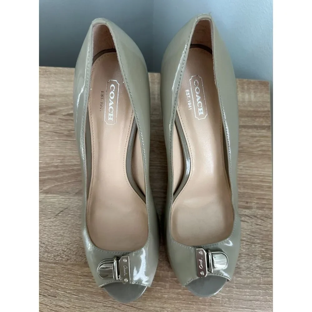 COACH Helaine Peep-toe Pumps Patent Leather Classic Buckle Accent Shoes size 8.5